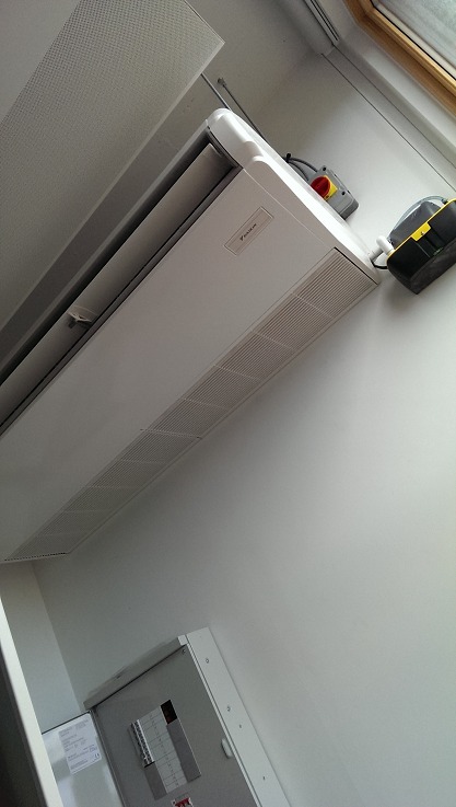 Daikin ceiling cassette, isolator on the wall